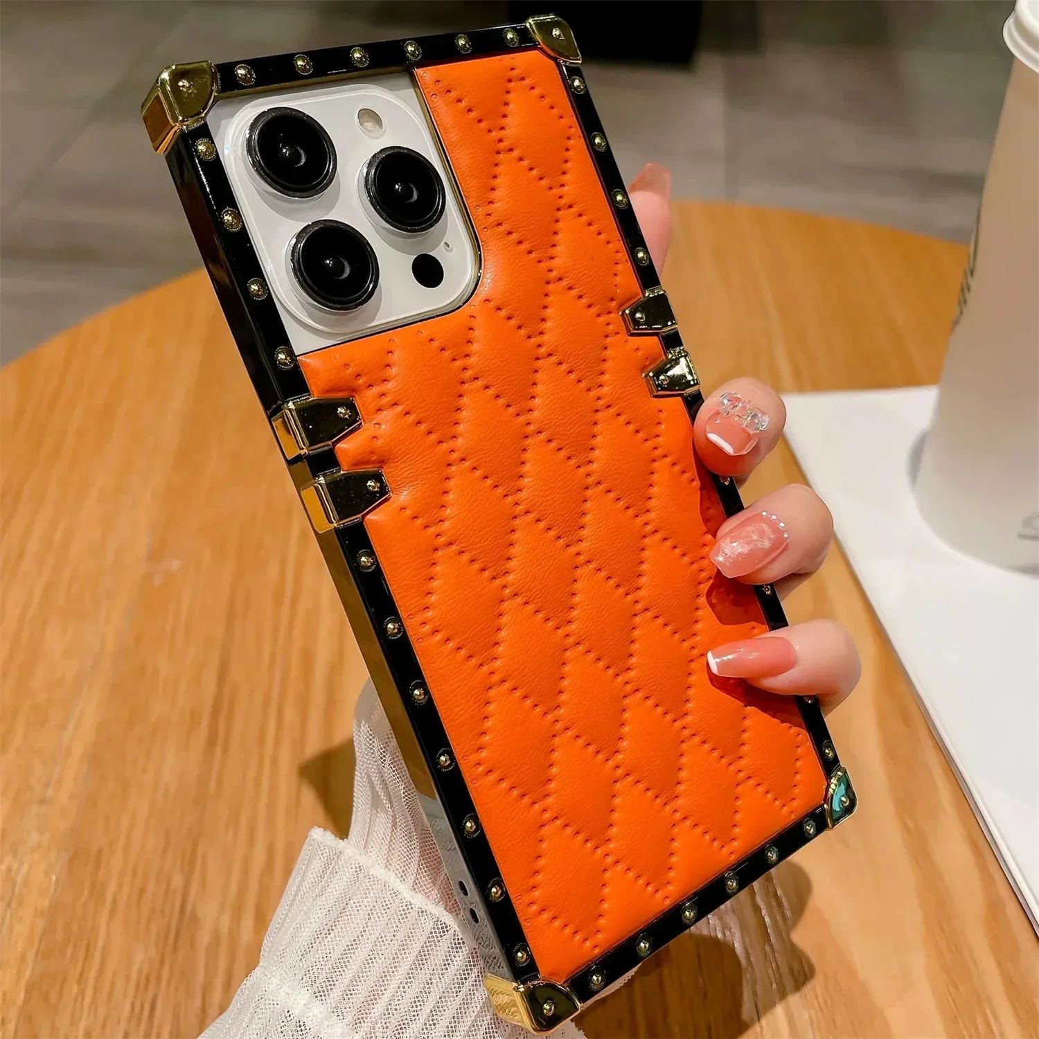 Fundas de Teléfono de Lujo a Prueba de Golpes para iPhone 17 16 15 14 13 12 11 Pro Max 17e, Diseño a Cuadros, Prevención de Colisiones, Cubierta de Cuero Suave de Cordero