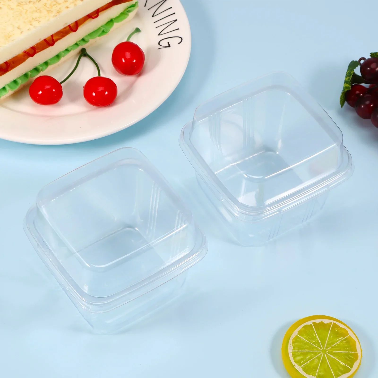 100 Uds. Tazas de postre multiusos con tapas contenedor de magdalenas reutilizable de 8oz caja de postre individual cuadrada transparente caja de almacenamiento de pasteles sellada